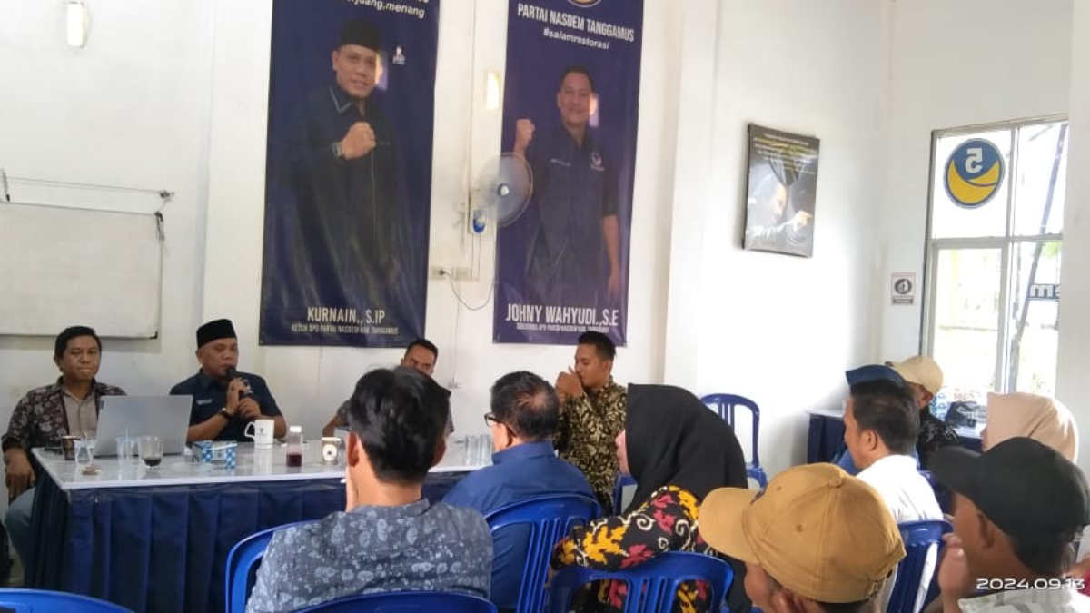 Foto: DPD Partai NasDem Tanggamus sedang melaksanakan rapat konsolidasi pembentukan tim internal partai dalam pemenangan Moh Saleh Asnawi-Agus Suranto di Kantor DPD NasDem, pada Jum'at 13 September 2024.