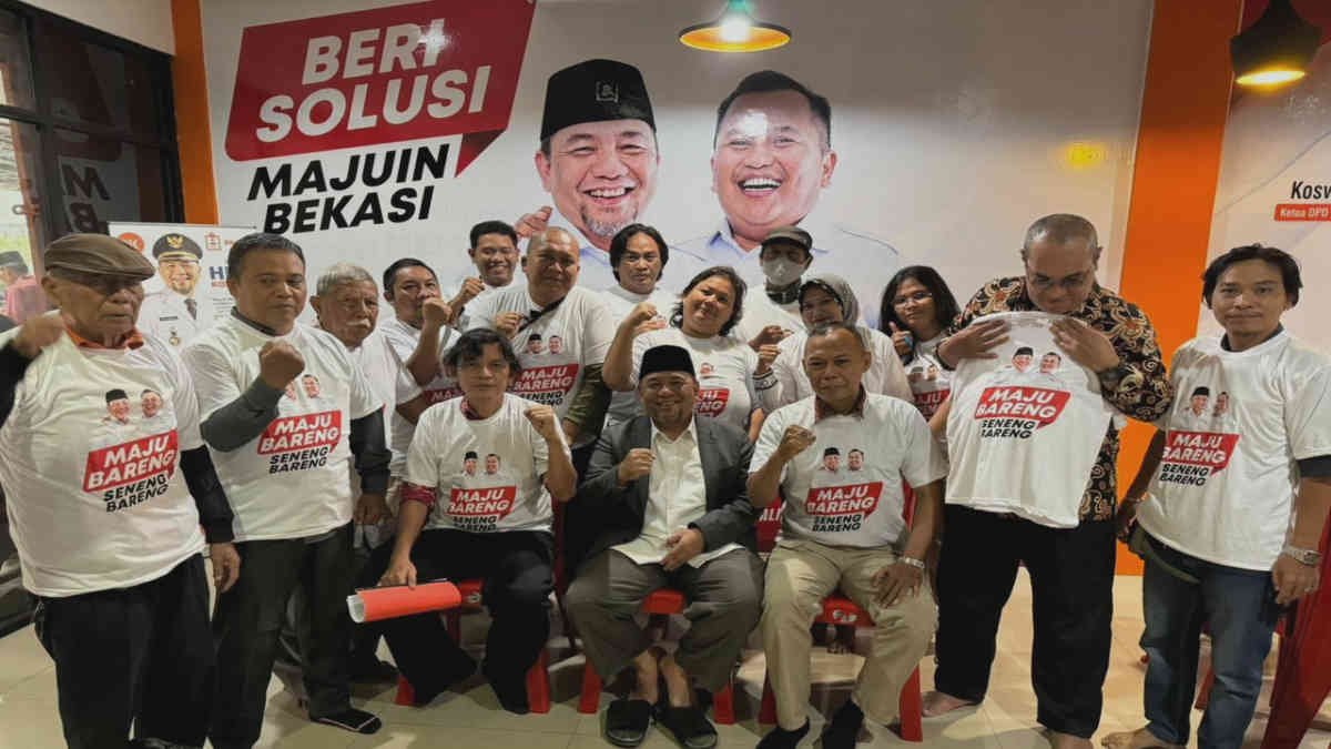 Loyalis M2 saat memberikan dukungan kepada Paslon Heri Koswara-Sholihin di Pilkada Kota Bekasi 2024