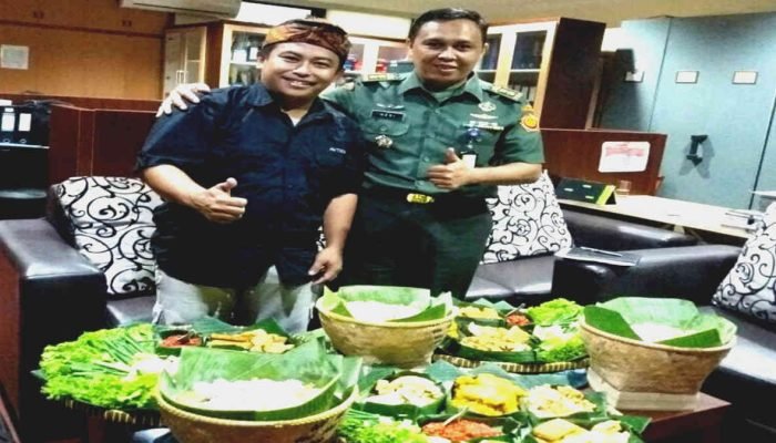 Nasi Liwet Kang Dadan ‘Ngeunah Mereunah Murah’ Jadi Langganan Pejabat hingga Artis di Jabodetabek