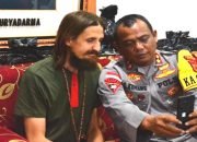 Akhirnya KKB Bebaskan Pilot Susi Air Philip Mehrtens