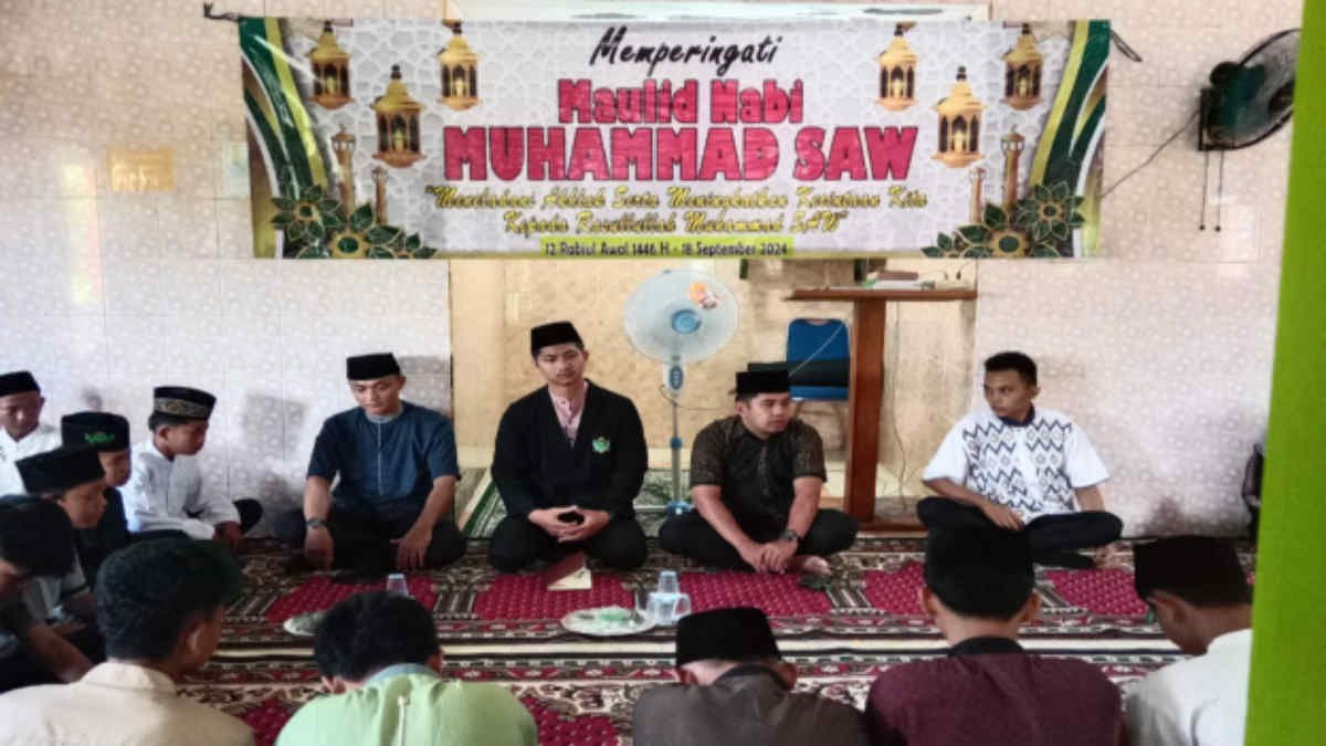 Foto: Acara Maulid Nabi di Mushola Kampus STEBI Tanggamus di Jl. Soekarno Hatta, Pekon Terbaya, Kecamatan Kota Agung, pada Rabu 18 September 2024.