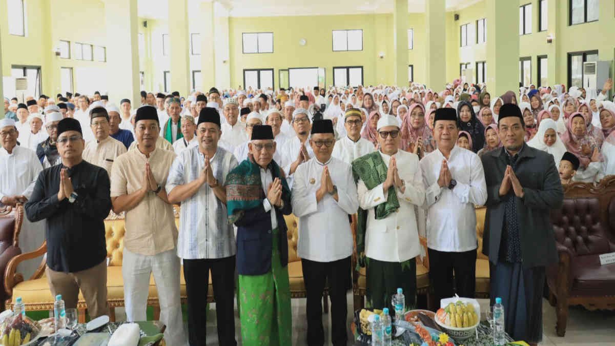 Yayasan Pendidikan Islam Alwathaniyah 22, Kelurahan Bintara, Kecamatan Bekasi Barat, menggelar pringatan Maulid Akbar Muhammad SAW 1446 H.