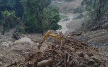 lokasi tambang Emas Ilegal longsor di Solok, Sumatera Barat berada di tengah hutan mengakibatkan sulit melakukan evakuasi, Jumat 27 September 2024