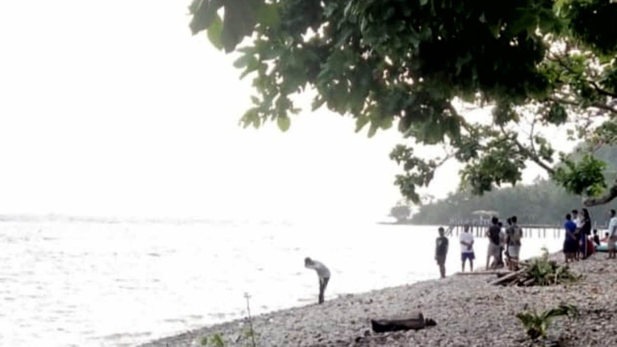 Foto: Suasana Pantai Kiluan pasca ditemuoannya dua bocah meninggal di dermaga apung, Selasa15 Oktober 2024, (foto_hmp)