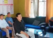 Foto: Ketua Panitia Pengawas (Panwas) Pemilihan Umum Kecamatan Wonosobo, Tanggamus, Lampung, Hendri Suhaimi saat di Kantor Panwas Kecamatan setempat, pada Selasa 29 Oktober 2024