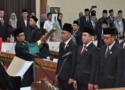 Foto: Pengambilan sumpah janji Empat Pimpinan DPRD Kabupaten Tanggamus di ruang sidang, pada Rabu 16 Oktober 2024