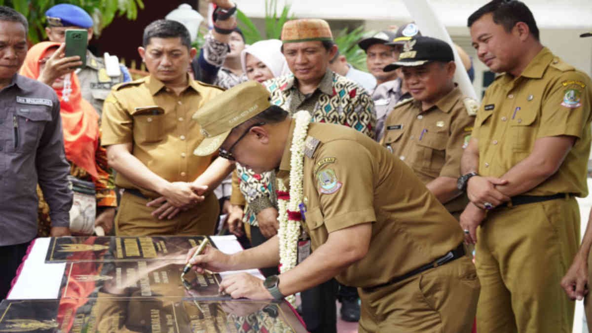 Foro: Peresmian Lima Taman menjadi Ruang Terbuka Hijau (RTH) oleh Pj Wali Kota Bekasi Gani Muhamad, Selasa 15 Oktober 2024