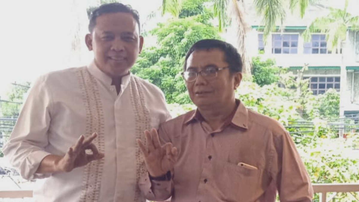 Ketua Dewan Pembina Yayasan Marhaen Sejahtera Indonesia (YMSI), Sahat P. Ricky Tambunan bersama Calon Wali Kota Bekasi Nomor Urut 3, Tri Adhianto