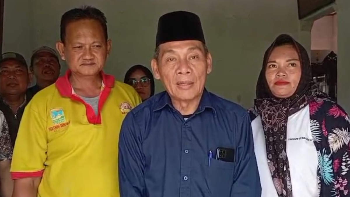 Foto: Suratman, anggota DPRD Tanggamus fraksi NasDem saat temu kangen dengan pendukungnya di Pekon Banjarsari, Kecamatan Wonosobo, Tanggamus, pada Selasa 15 Oktober 2024, (foto_kiki)