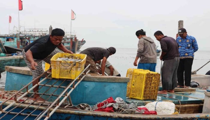 30 Gerai Perizinan Usaha Perikanan Tangkap oleh KKP