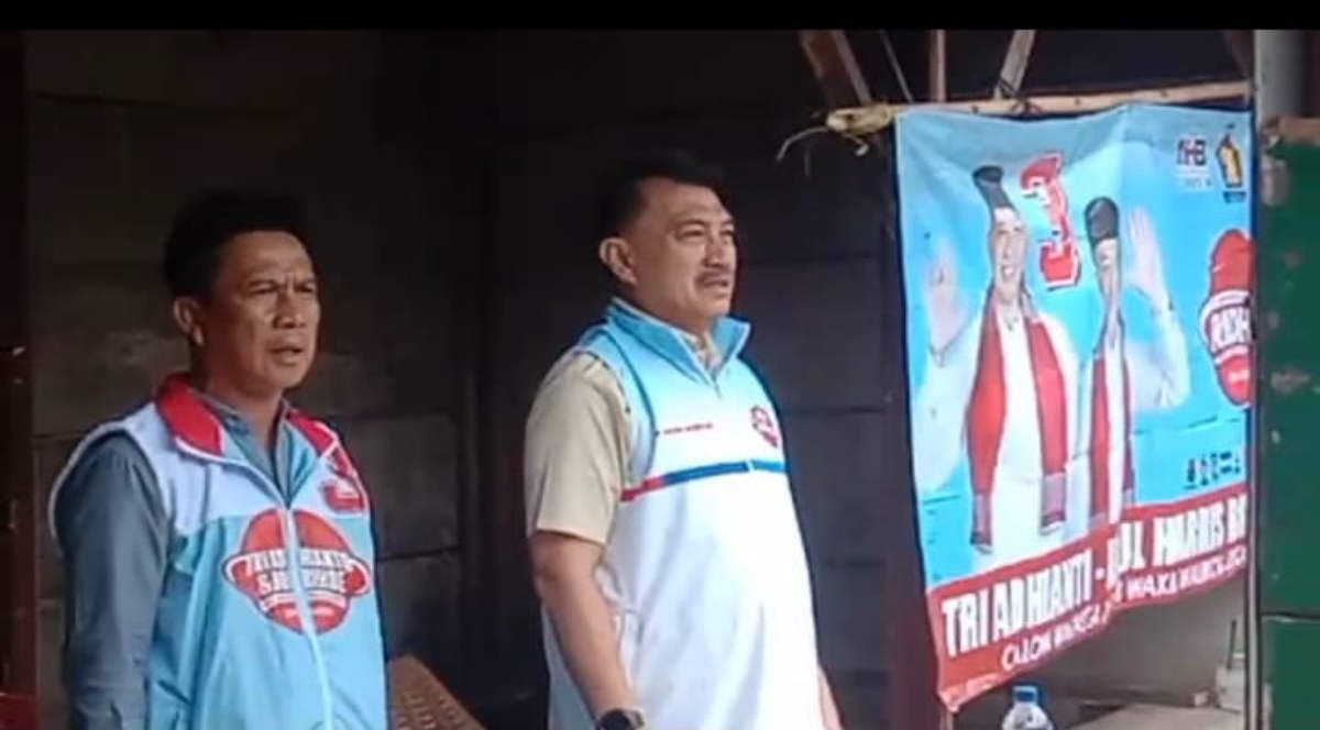 Foto: Deklarasi dukungan untuk Paslon Ridho di Pilkada Kota Bekasi itu, dihadiri ratusan sopir Angkutan Kota dari berbagai trayek dengan bertempat sederhana di wilayah Kranggan, Jatisampurna. Deklarasi disaksikan langsung oleh Harris Bobihoe, pada 10 Oktober 2024.