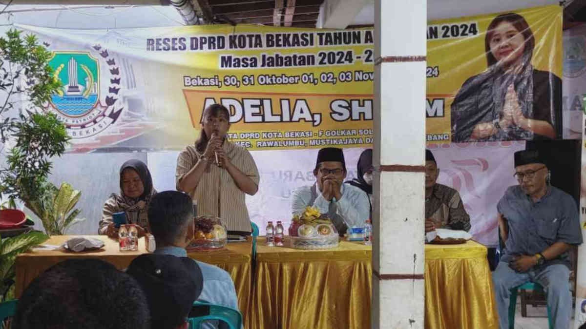 Anggota DPRD Kota Bekasi, Adelia, menampung berbagai aspirasi saat menyambangi Kelurahan Mustikajaya dan Sepanjang Jaya, Sabtu (2/11/2024).