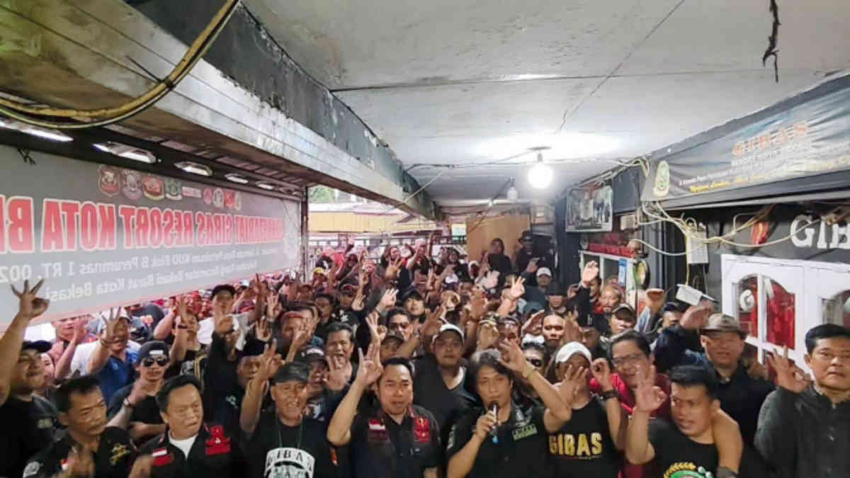 Organisasi GIBAS Kota Bekasi menyatakan komitmen penuh untuk mendukung pasangan calon Wali Kota dan Wakil Wali Kota Bekasi nomor urut 3, Tri Adhianto dan Harris Bobihoe (Ridho), dalam Pemilihan Kepala Daerah (Pilkada) 2024.