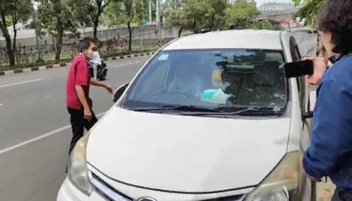 Dikonfirmasi Wartawan Terkait Dugaan Pungli PTSL, Lurah Medan Satria Sikut dan Nyaris Tabrak Wartawan