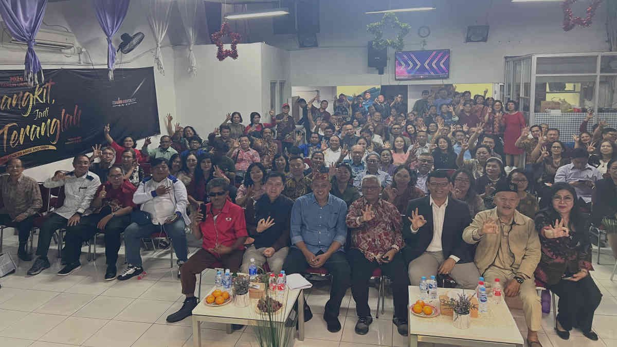 Tokoh Agama Kristen bersama ratusan Pendeta dari berbagai denominasi gereja se-Kota Bekasi, komitmen mendukung Pasangan Calon Wali Kota Bekasi Tri-Harris Bobihoe (RidHo) di Pilkada Wali Kota 2024.