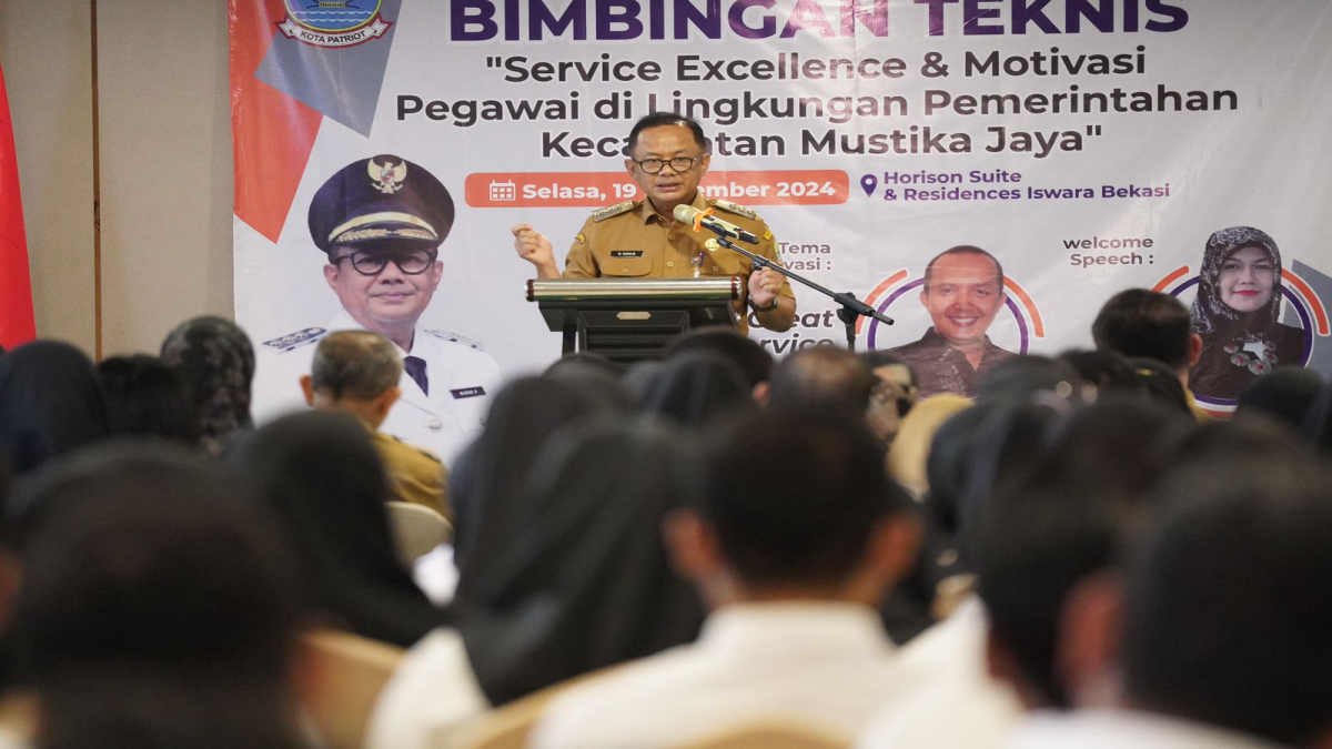 Bimbingan Teknis (Bimtek) Service Excellent dan Motivasi Pegawai yang langsung dibuka oleh Pj. Wali Kota Bekasi, Gani Muhamad pada Selasa (19/11) bertempat di Aula Hotel Horison Suite & Residence Iswara.