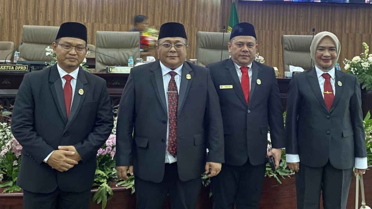 Puspa Yani (kanan) jadi unsur Pimpinan perempuan untuk DPRD Kota Bekasi periode 2024-2029 - foto doc
