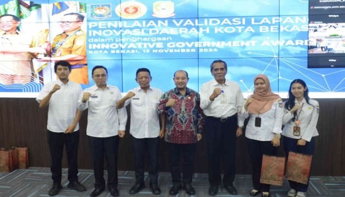 Sekda Junaedi Terima Tim Validasi Penghargaan IGA 2024 ke Pemkot Bekasi