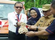 Pj Wali Kota Bekasi Lepas Ekspor Perdana Aneka Produk IKM