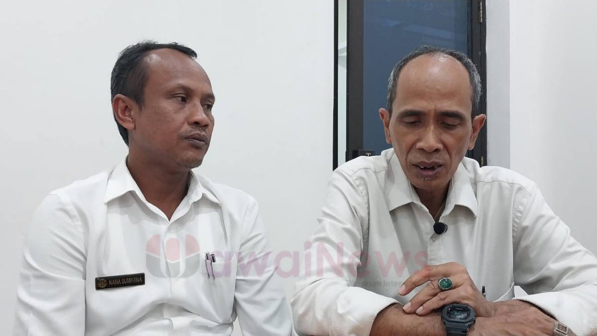 Juru bicara ATR/BPN Kota Bekasi, Surahman saat memberi keterangan kepada awak media terkait Pungli PTSL di Medansatria, Kamis 14 November 2024