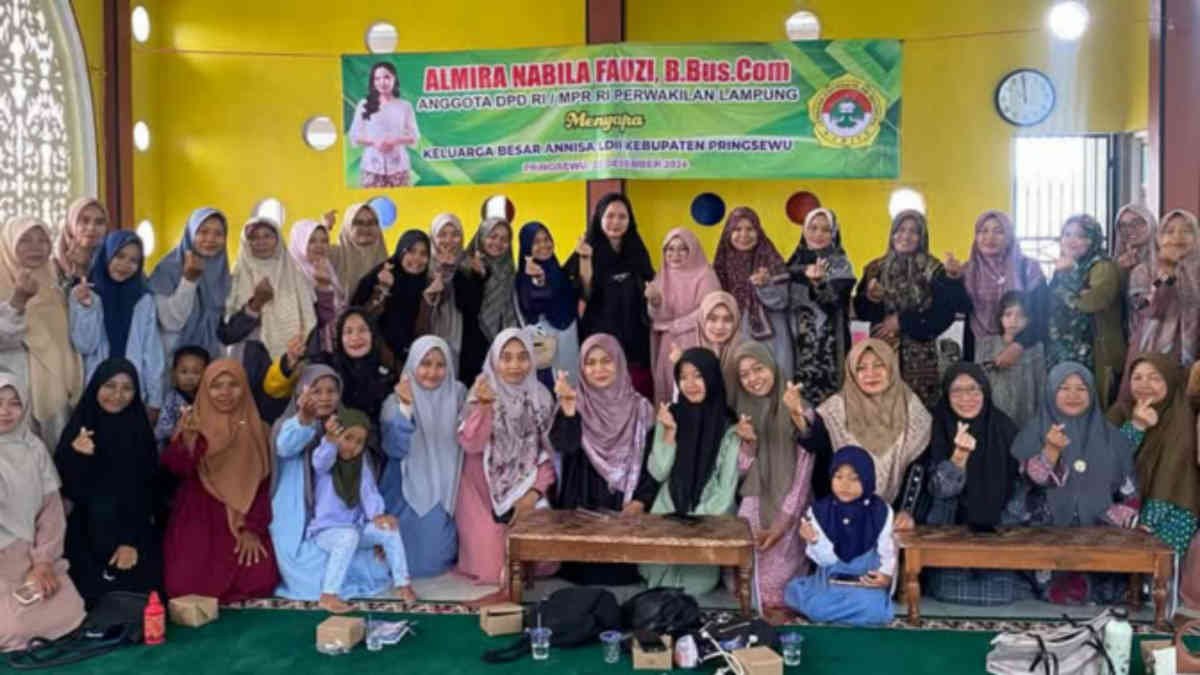 Foto: Almira Nabila Fauzi Anggota DPD RI asal Lampung menyambangi kaun perempuan Annisa LDII di wilayah Pringsewu, pada 22 Desember 2024,- ws