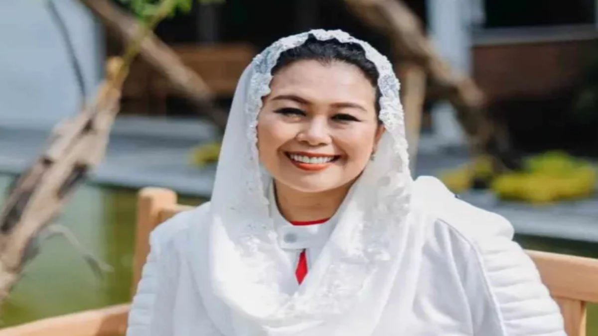 Putri kedua mendiang Presiden ke-4 Abdurrahman Wahid, Yenny Sumber: WAWAINEWS.ID - MENGAWAL KEJAYAAN RAKYAT https://wawainews-id-455098.hostingersite.com/haul-ke-15-gusdur-yenny-sebut-tujuan-pemisahan-tni-polri-agar-polisi-jadi-pelindung-bukan-penindas-rakyat/