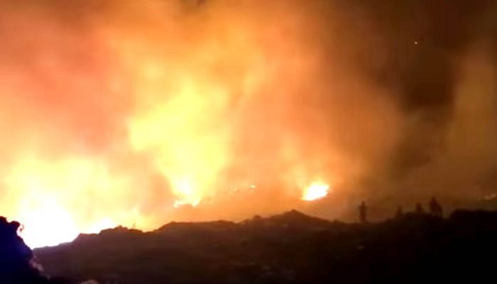 TPA Bakung Kebakaran Lagi, Hingga Dini Hari Belum Padam