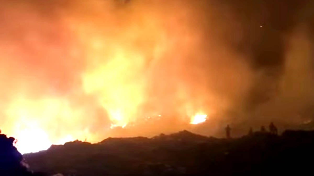 TPA Bakung di Bandar Lampung, kembali terbakar pada 4 Desember 2024.