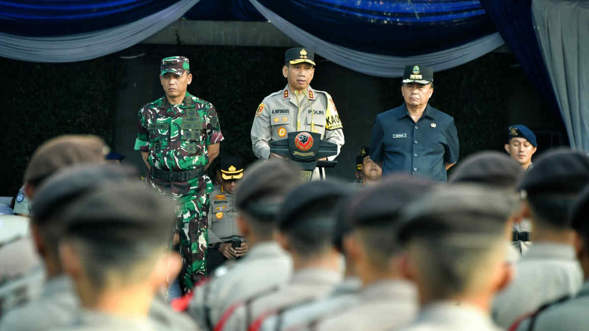 Apel Gelar Pasukan Operasi Lilin Lodaya 2024 di Jalan Diponegoro, depan Gedung Sate, Kota Bandung, Jumat (20/12/2024).(Foto: Biro Adpim Jabar)