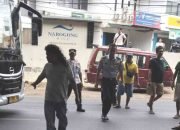 Aksi penyetopan BISKITA koridor Vida-Summerecon oleh puluhan Sopir Angkutan Kota (Angkot) K-11 di Pasar Bantar Gebang pada Selasa 14 Januari 2025. - foto doc ist