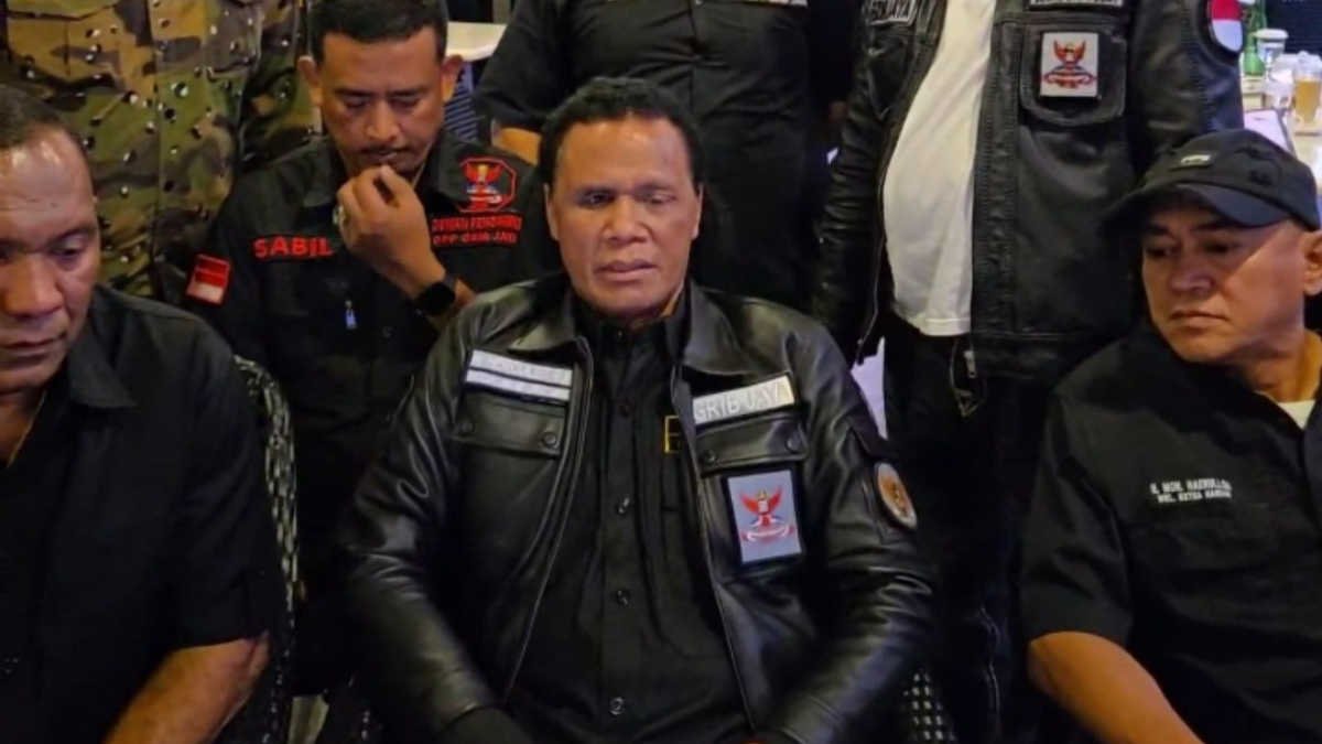 Ketua Umum Gerakan Rakyat Indonesia Bersatu (GRIB) Jaya, Hercules Rosario Marshall memberi pernyataan resmi menyikapi kejadian di Blora, Jawa Tengah