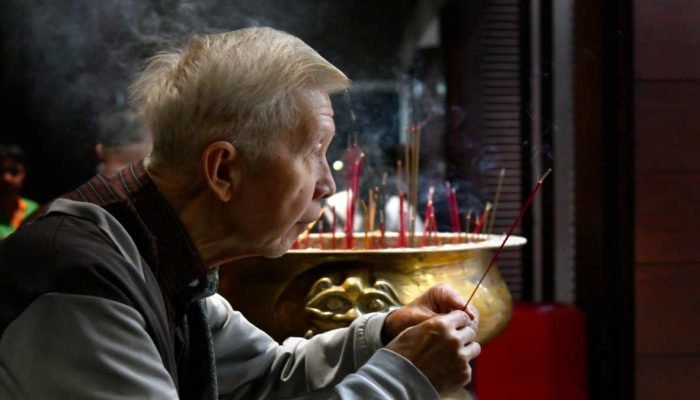 Tahun Baru Imlek 2576 Kongzili, Ribuan Warga Tionghoa Padati Tiga Vihara di Bandung