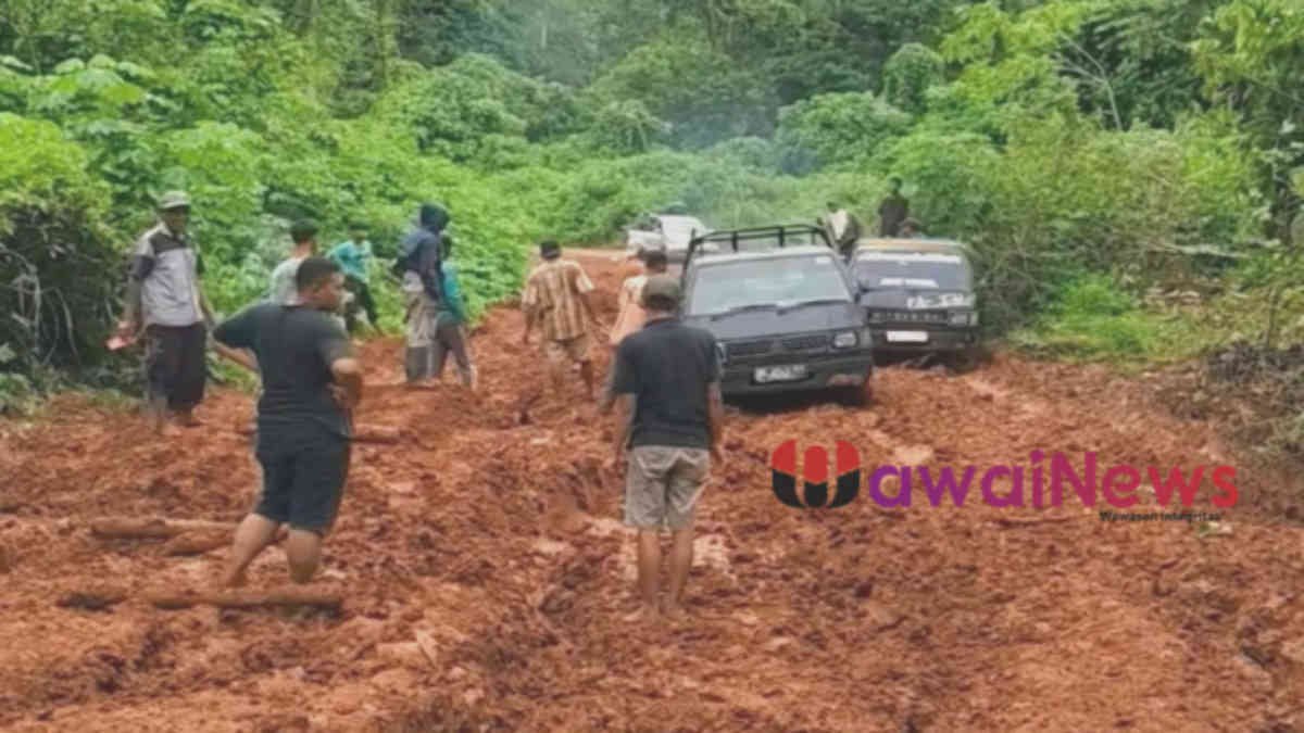 Akses jalan lintas Suoh di daerah Pekon Gunung Doh, Kabupaten Tanggamus, kondisinya sangat memprihatinkan.