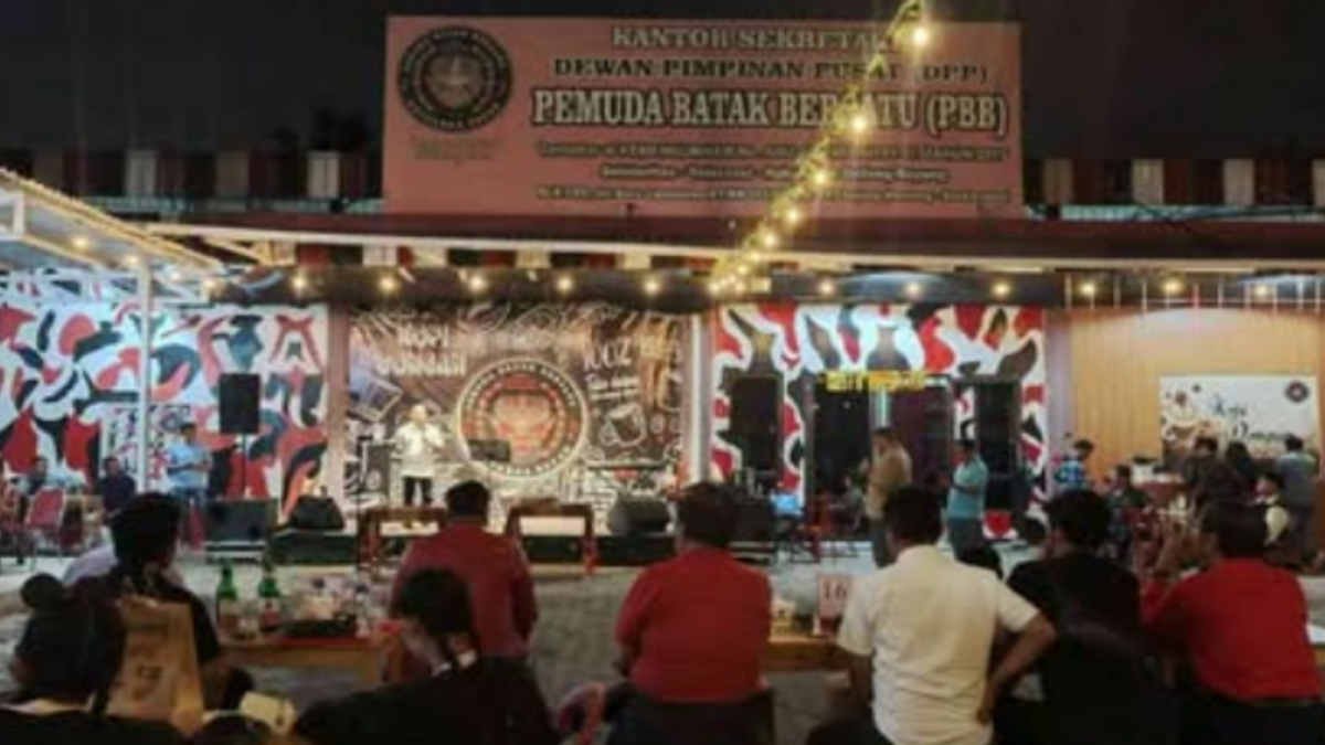 Kopi Dongan Sarasaji bertempat di markasnya Jl. Cipendawa, Rawalumbu, Kota Bekasi