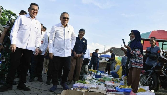 Mendag Pastikan Bapok di Pasar Pebean Sidoarjo Stabil dan Tercukupi, Ini Daftar Harga