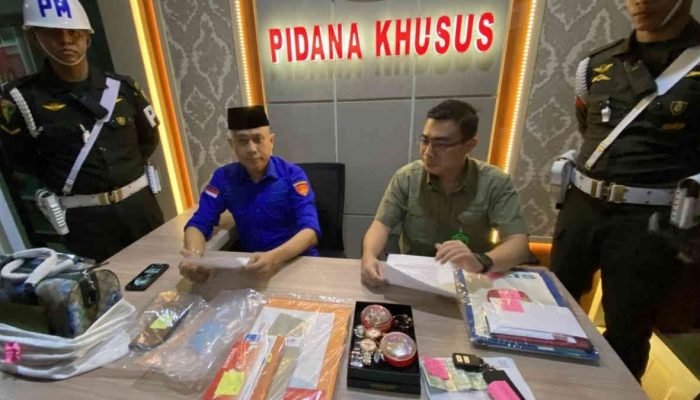 Mobil, Tas Mewah serta Uang dan Perhiasan Disita Kejati dari Rumah Bupati Lampung Timur