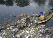Berbagai Pihak Gotong-royong Bersihkan Sampah di Sodetan Oxbow Cicukang