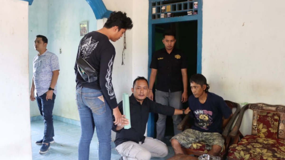 Foto: Proses penangkapan pelaku cabul di kediamannya, pada Kamis 6 Februari 2025, (foto_nt)