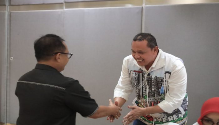 Pj Gani Ucapakan Selamat ke Tri Adhianto Sah Jadi Wali Kota Bekasi Terpilih, Semoga Diberi Kemudahan