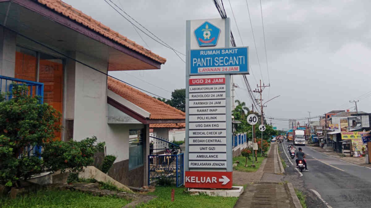 Foto plang Rumah Sakit Panti Secanti di Kecamatan Gisting, Kabupaten Tanggamus, Lampung, (foto_sm).