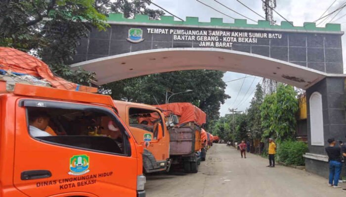 Warga Sumur Batu Keluhkan Bau Sampah Bersumber dari Antri Truk Angkutan