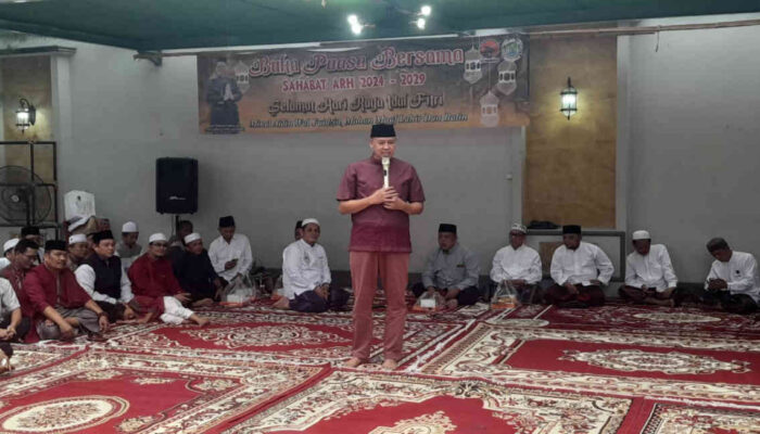Buka Puasa Bersama  Sahabat ARH, Politisi PDI Perjuangan Bagikan 1.800 Paket Lebaran