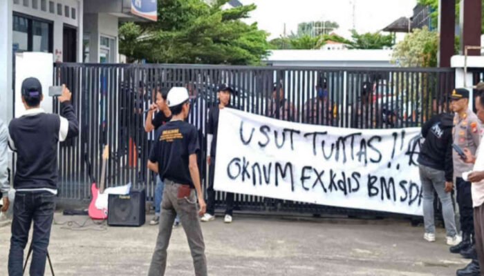 Barisan Muda Bekasi Geruduk Kejari Terkait Korupsi di DBMSDA