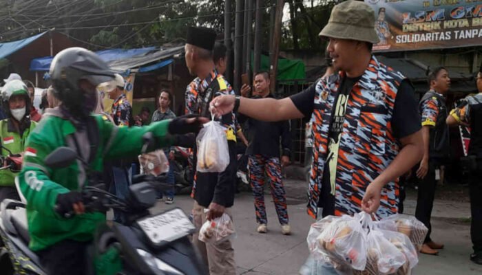 Rayakan HUT ke-23, GMBI Kota Bekasi Berbagi Takjil dan Titip Harapan ke Wali Kota