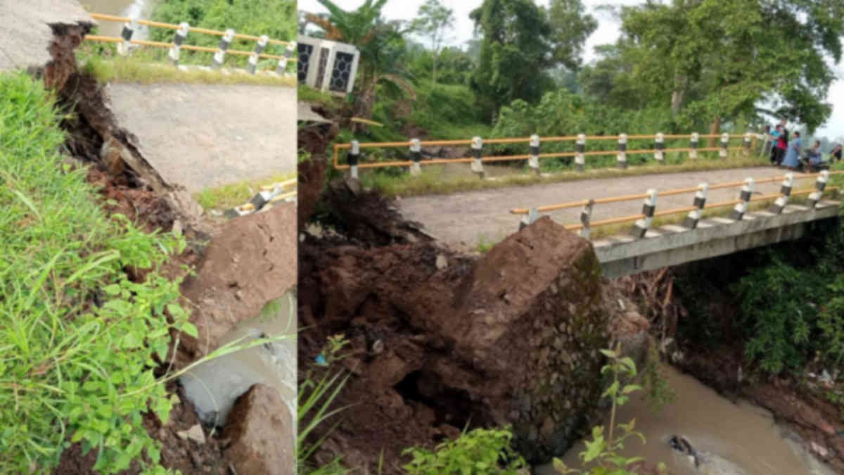 Jembatan Way Galih ambrol. Hal itu membuat akses dari Candipuro menuju Sidomulyo atau sebalik di Lampung Selatan terputus, Jumat 14 Maret 2025 - foto Wahid Toba