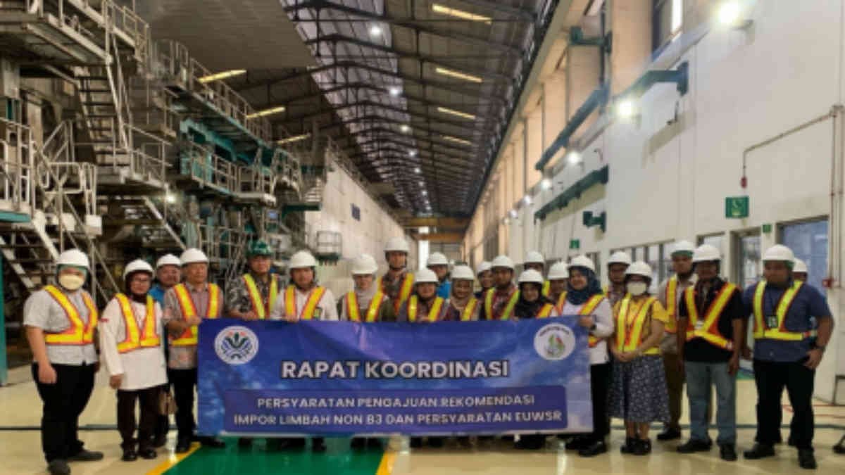 PT Fajar Surya Wisesa Tbk (FajarPaper), produsen kertas kemasan terkemuka yang merupakan anggota dari SCGP di Indonesia, menerima kunjungan kerja lapangan dari tim Kementerian Lingkungan Hidup (KLH)/Badan Pengendalian Lingkungan Hidup (BPLH), Kementerian Perindustrian (Kemenperin), dan Asosiasi Pulp dan Kertas Indonesia (APKI).