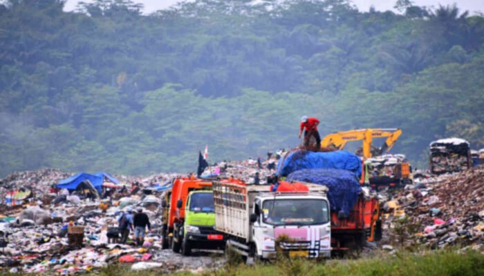 Herman Suryatman: “Open Dumping” Cukup Sampai Desember 2025, Setelah Itu Silakan Pensiun!