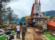 Hingga Senin (17/3/2025) sudah dua wahana Hybisc Fantasy yang rampung dibongkar dan 11 wahana lainnya masih berproses.