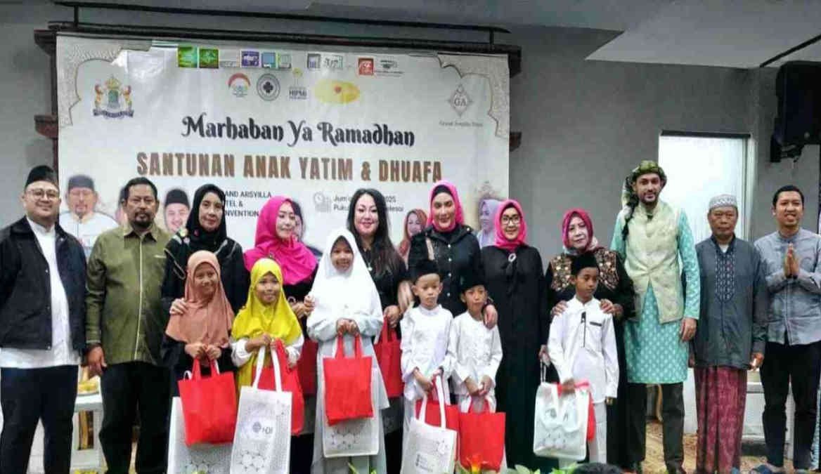 Wulan Sari Grup bersama Para Pengusaha dan Pegiat Sosial Kota Bekasi memberi santunan yatim dan dhuafa pada Jumat 7 Maret 2025 malam - Foto Rocky