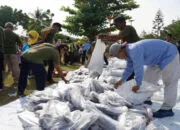 1.950 Paket Ludes Terjual dalam Giat Lebaran Ikan di PPS Cilacap